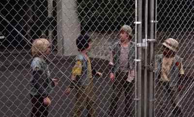 Hey, let's do it the way
Tia and Tony taught us. - Return from Witch Mountain