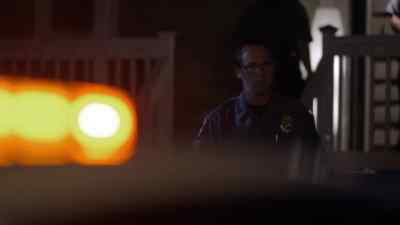 - Hey, lieutenant.
- How you doing? - Homicide Hunter: Lt Joe Kenda
