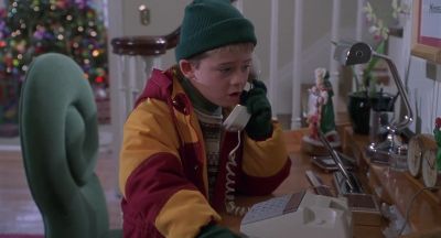 Hey listen let me talk to your mother - Jingle All the Way
