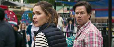 - Hey, Lizzy!
- Hey, what's up? - Instant Family