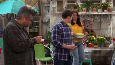 - Hey, look at that dynamic duo, - Lopez vs Lopez