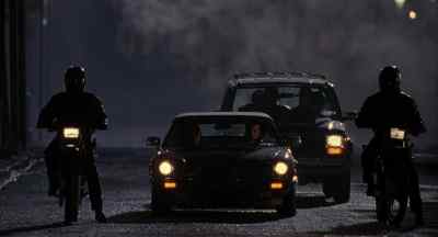 Hey, look !
Come on, man ! - Hard Target