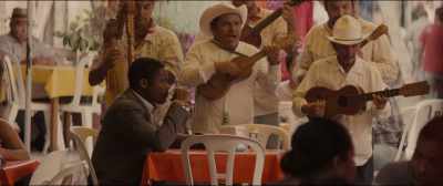 Hey, look, that's that guy
from the room next to ours. - Gringo
