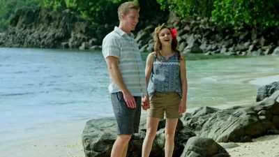 Hey look, there's a starfish. - Retreat to Paradise