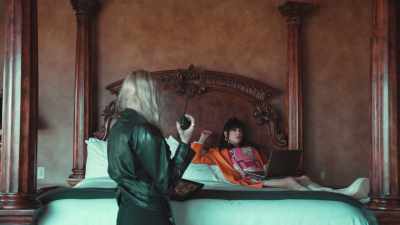- Hey, my love.
- I'm, downstairs in my room. - Living for the Dead