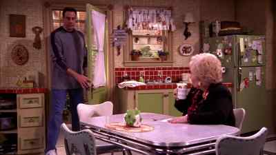 - Hey, ma.
- Hi, robbie. - Everybody Loves Raymond