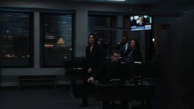 - Hey. Maggie
arrived with Hoffman. - FBI