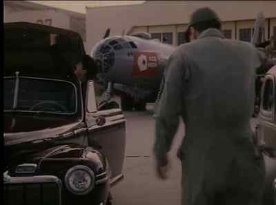 Hey, major, not gonna make too good
a night for flying, is it? - Roswell