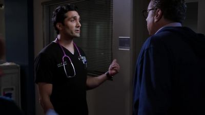 - Hey, man.
Internist is on her way. - Chicago Med