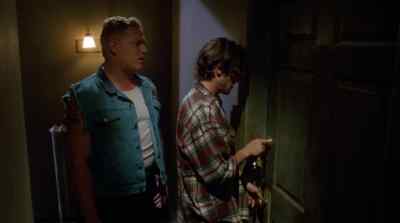 Hey man let me hang at your pad tonight - Shrunken Heads