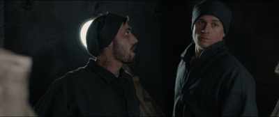 Hey. Me and you,
we should team up for an escape. - Papillon