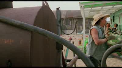Hey, Melvin, why don't you give us a hand? - Tremors