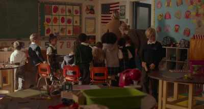 - Hey, Mia. Mia.
- I want one. - Tully