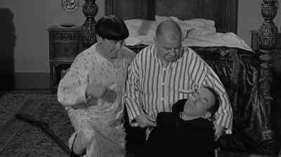 Hey, Moe, it's the butler! - The Three Stooges in Orbit