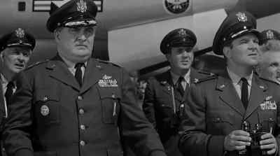 Hey, Moe, you're heading for the general! - The Three Stooges in Orbit