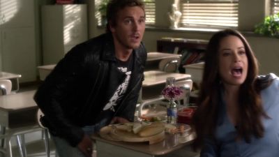 HEY, MOM. - Pretty Little Liars