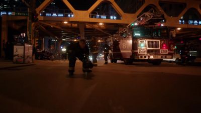 Hey, Mouch, Kidd, take the minivan. - Chicago Fire