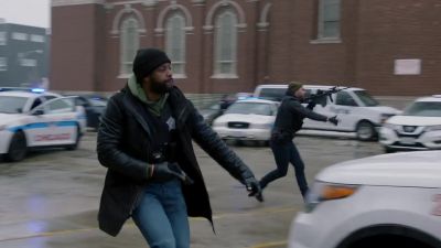 - Hey, move, move, move!
Hey, move! - Chicago P.D.