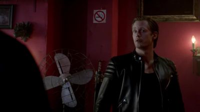 - Hey!
- Mr. Gus, you don't wanna do that. - True Blood