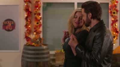- Hey, Mr. Movie Director?
- Yes? - Roadhouse Romance