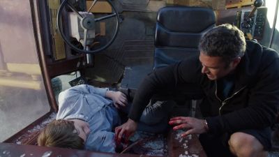 Hey, Nathan, you got a phone? - Chicago Fire