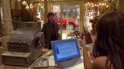 Hey, Ned, wait a minute. - Ghost Whisperer