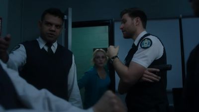 Hey, we need to go now. - Wentworth