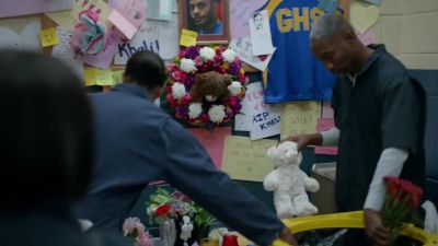  Hey. No, don't take this down. - Black Lightning