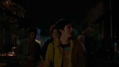 - Hey, you okay?
- Yeah, I'm fine. - Hunters