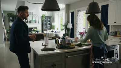 Hey, one dopeo double
espresso macchiato. - Curious Caterer: Fatal Vows
