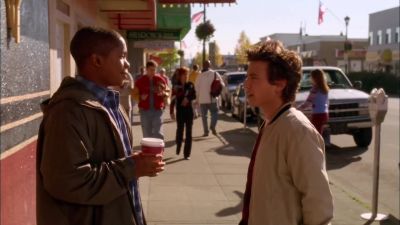 - Hey, Pete, have you seen Lana?
- Not for a while. Why? - Smallville