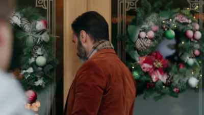 - Hey, Pete. - Creating Christmas