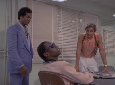 Hey, pretty lady.
Hi. - Miami Vice