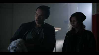 Hey, Quibid give Uncle
Keyes a little snuggle. - AIMEE: The Visitor