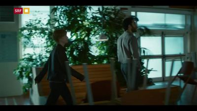 Hey, Rahim. Leon Anawak's on his way.
Could you go down and meet him? - The Swarm