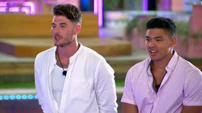 >> HEY, RAY. - Love Island