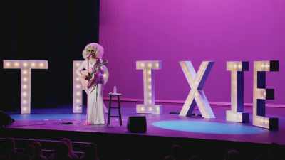 ♪ Hey, rich people - Trixie Mattel: Skinny Legend
