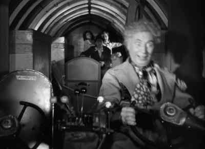 Hey, Rusty! Rusty! Stop it! Stop it!
Rusty, stop it! What are we gonna do? - A Night in Casablanca