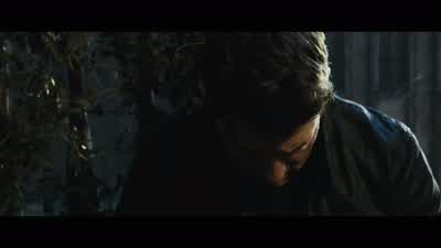 Hey. - Is he all right? - Yeah, I think so. - Jack Reacher: Never Go Back
