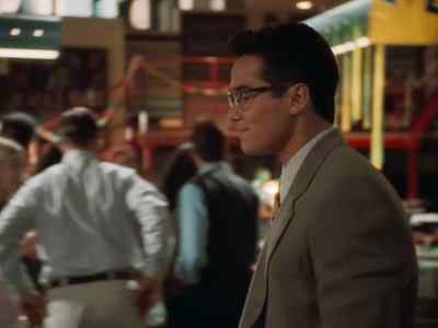Hey. - Lois & Clark: The New Adventures of Superman