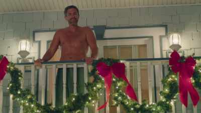 Hey. - Reporting for Christmas