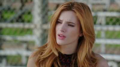 'Hey!' - Famous in Love
