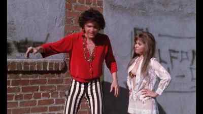 Hey, Samantha!
Look, a tire! - Dracula vs. Frankenstein