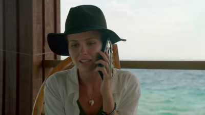 Hey, Shelley, it's Rae. - Love in the Maldives