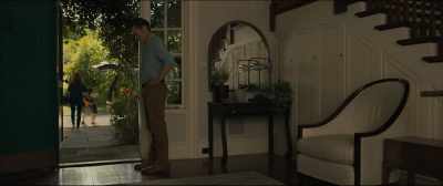 Hey, shorties! Let me give you a hand.
Here you go. - After the Wedding