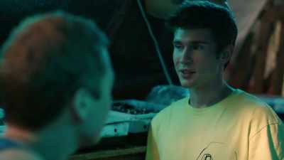 - Hey, we should go.
- Beach? - Moonshine
