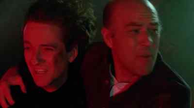- Hey, shut that thing down before...
- He's locked onto me. - Phantasm III: Lord of the Dead