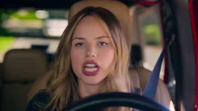 -Hey, siri. Call janie.
-[siri] calling janie. - Daughter of the Bride