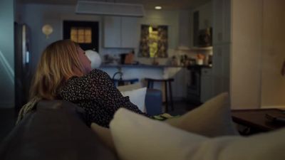 -Hey, sleepy.
-Hi. - The Resident