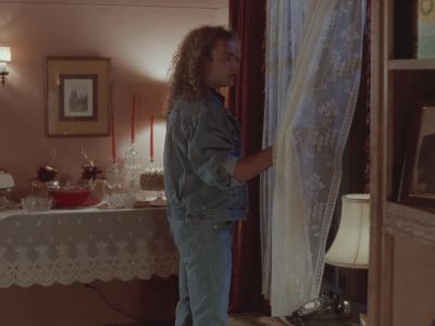 Something's not right - Silent Night, Deadly Night 3: Better Watch Out!